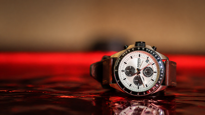 Часы с открытым механизмом